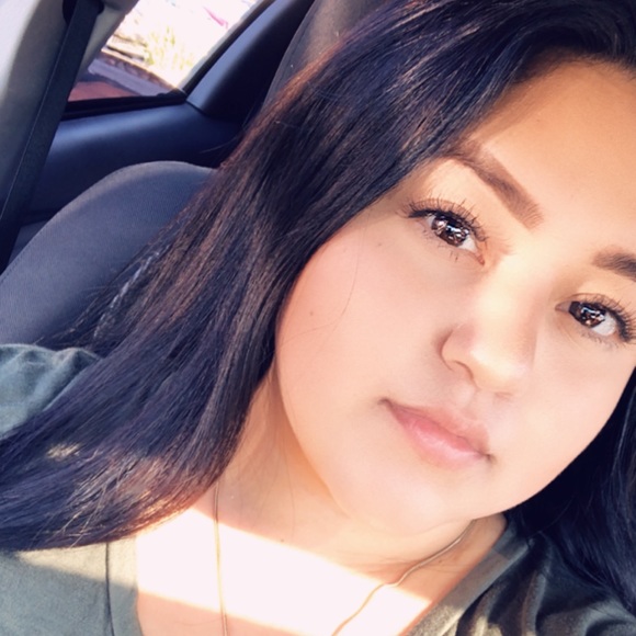 Meet your Posher, Leticia - Picture 1 of 1